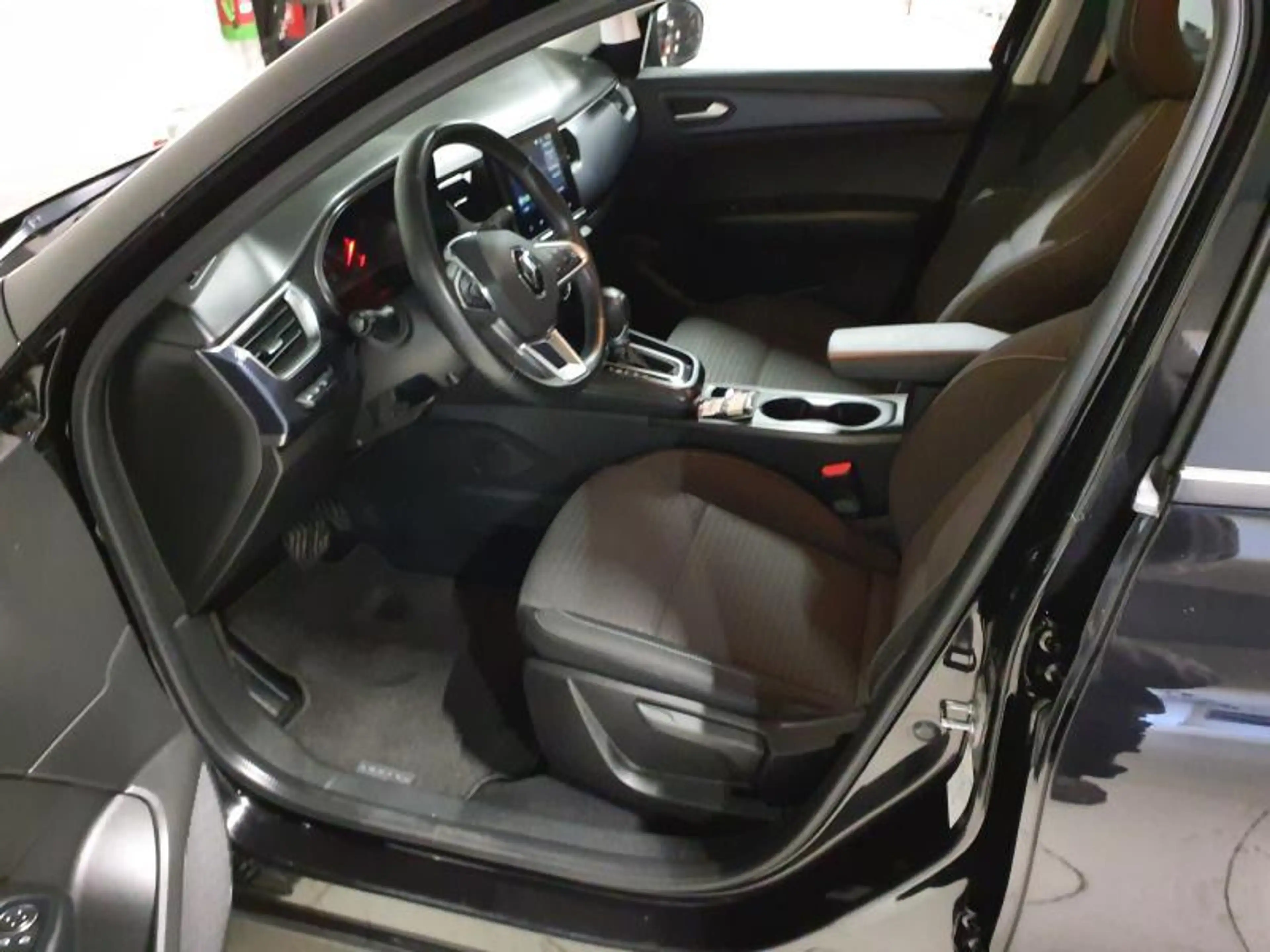Renault Arkana Evolution — photo 14