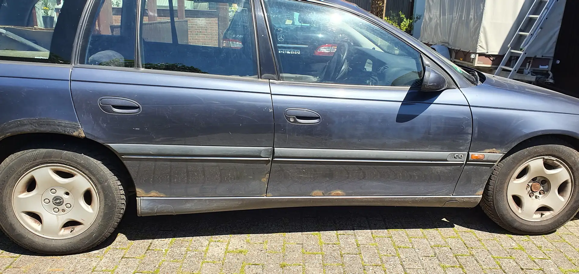 Opel Omega Omega Caravan MV6 Bleu - 2