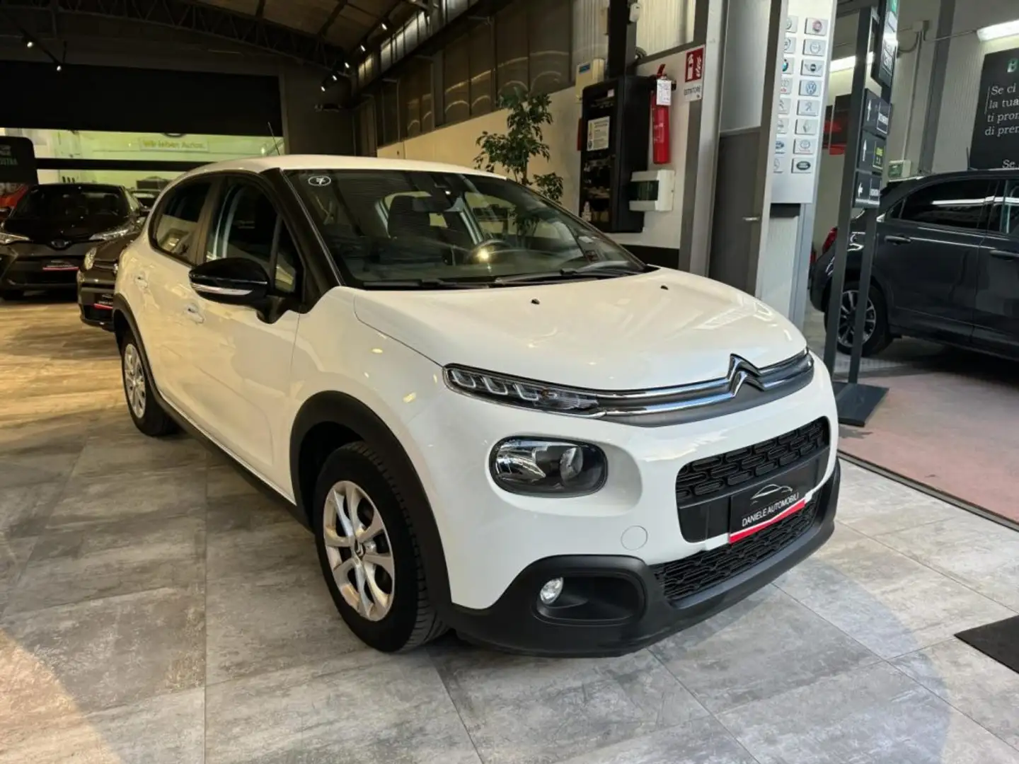 Citroen C3 1.2 PureTech 82 S&S Feel PREZZO REALE Bílá - 2