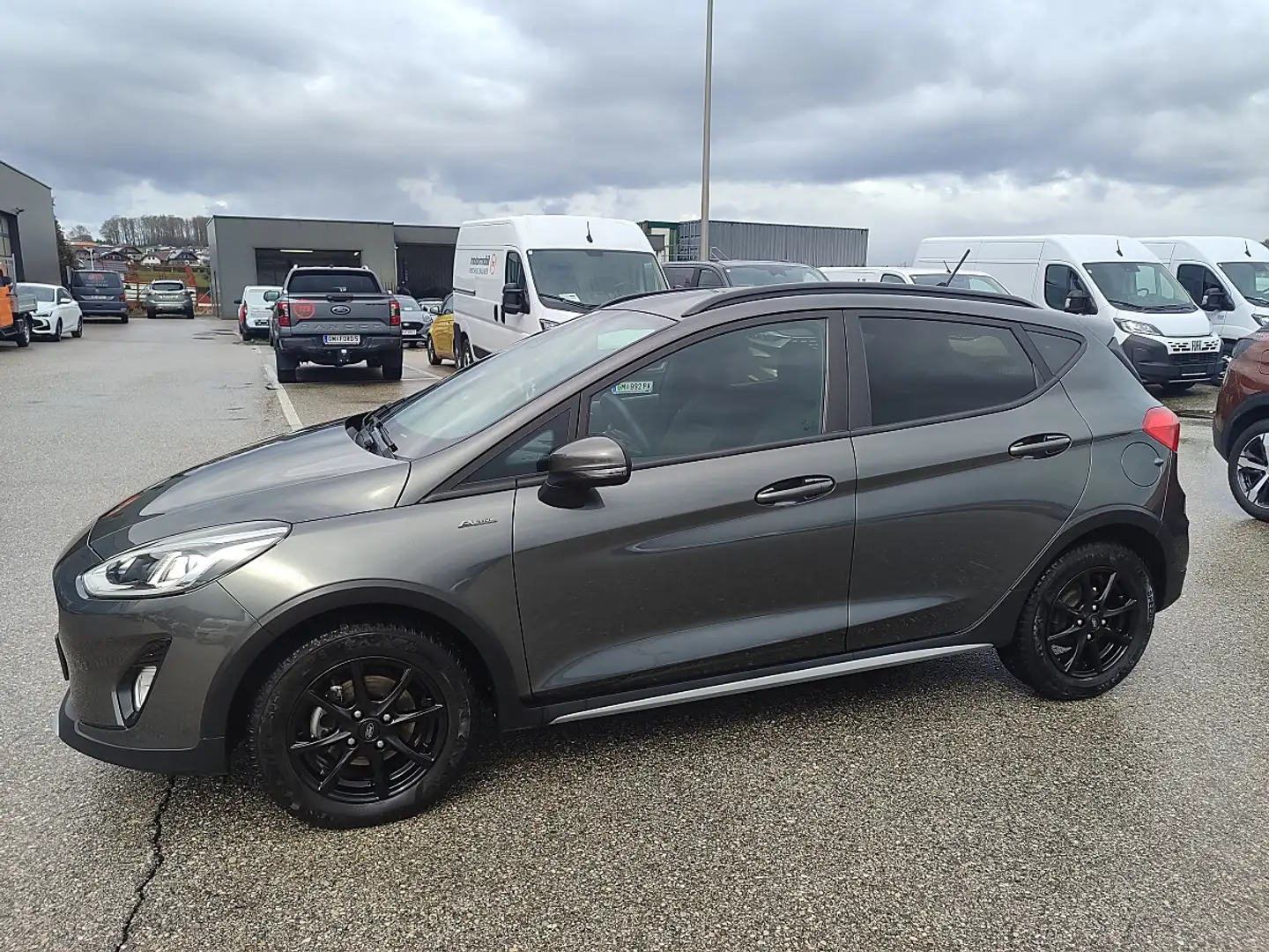 Ford Fiesta Active 1,0 EcoBoost Start/Stop Grau - 2