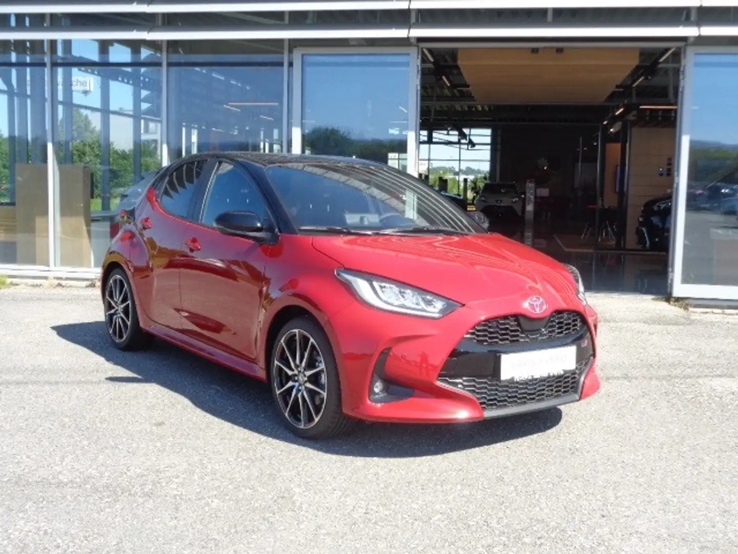 Toyota Yaris 1,5 VVT-i Hybrid GR Sport *Prompt Rouge - 1