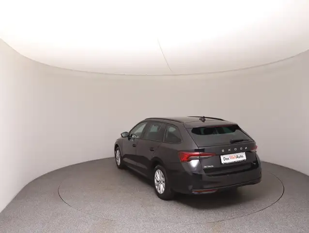 Skoda Octavia view 6