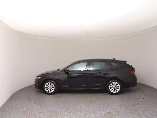 Skoda Octavia view 8