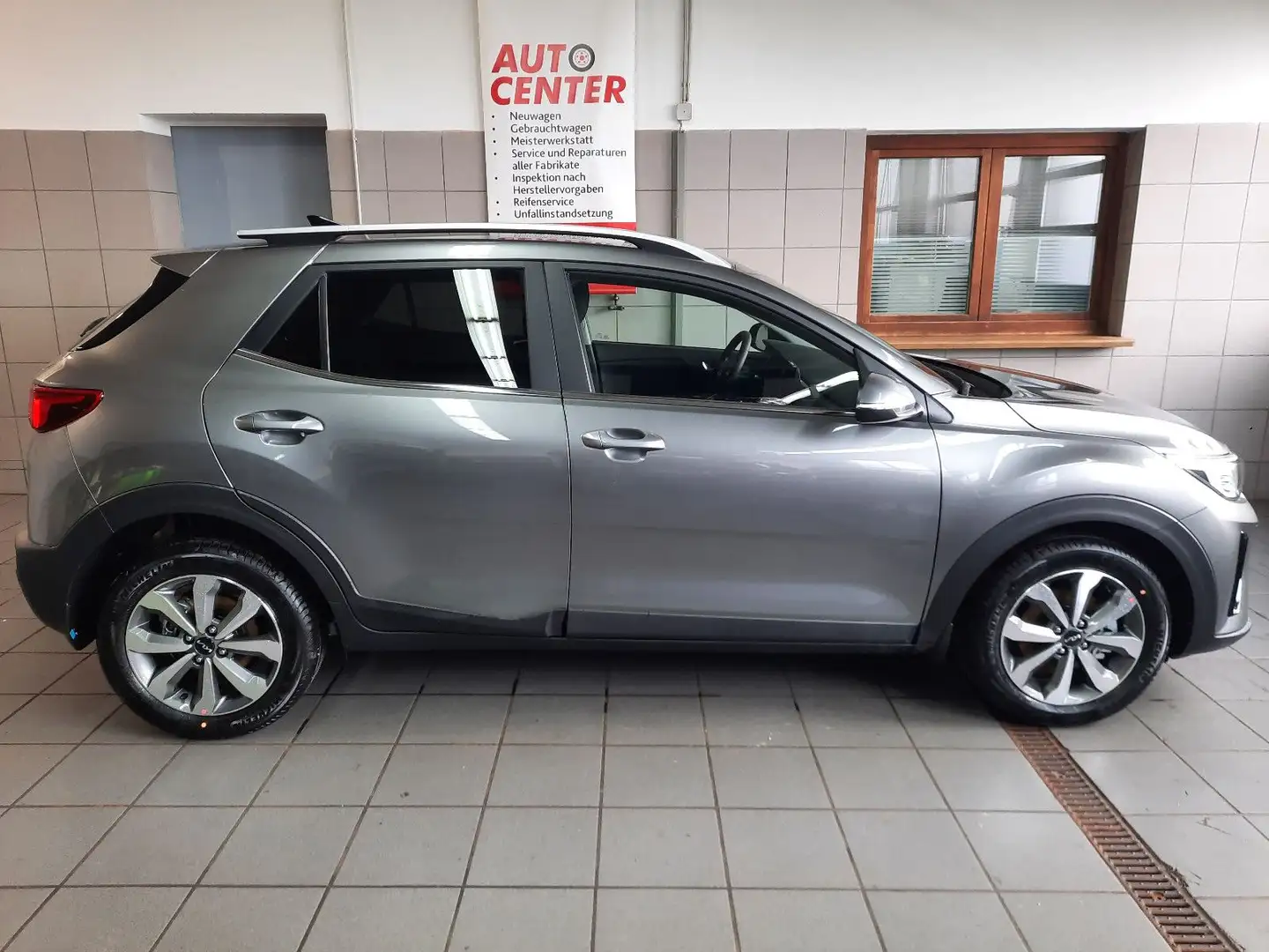 Kia Stonic Exklusive Gris - 2