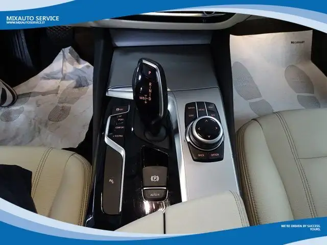 BMW 5 Series view 7