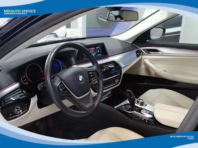 BMW 5 Series view 3
