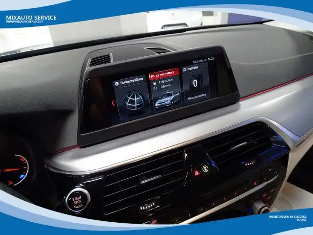 BMW 5 Series view 5