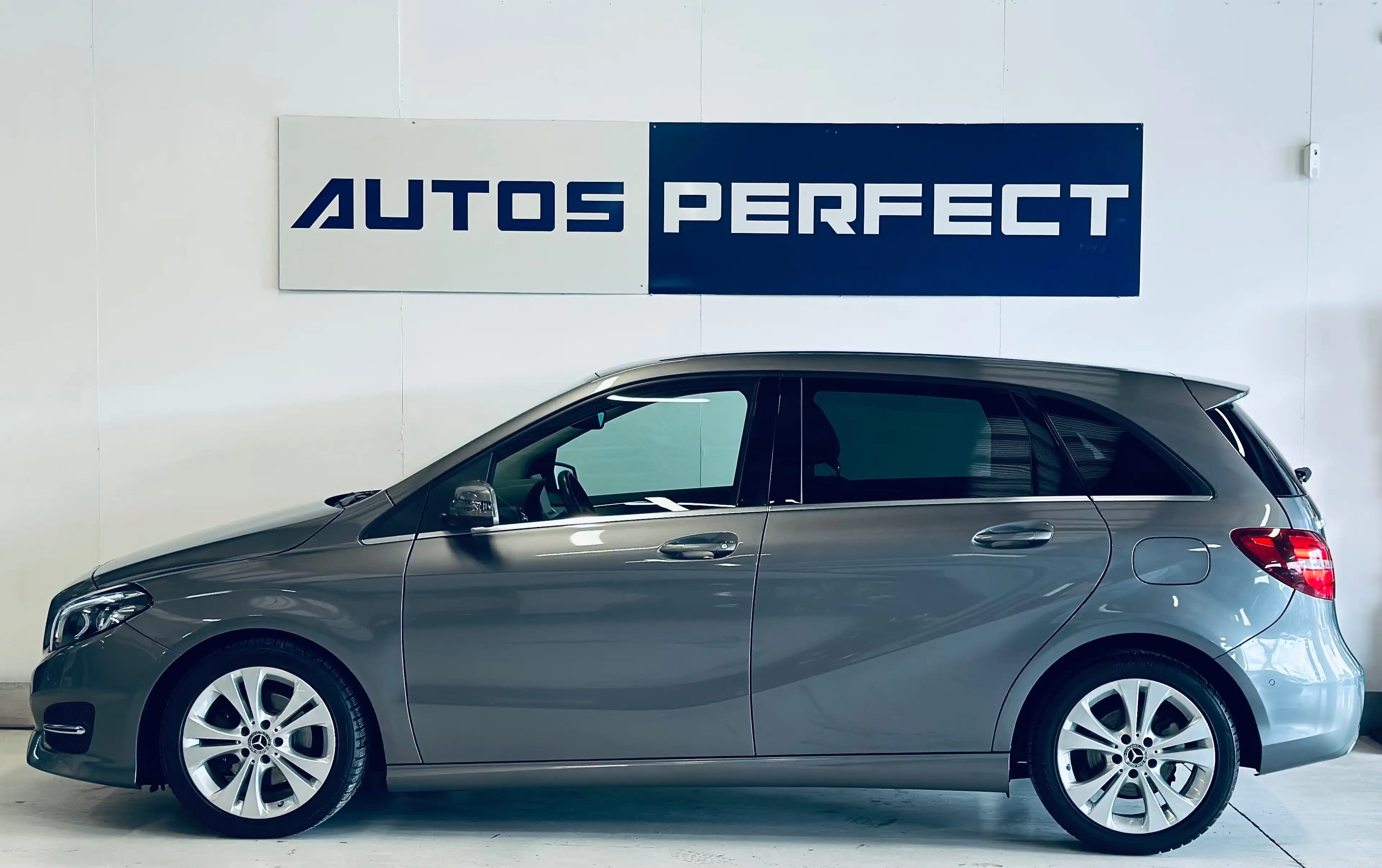 Mercedes-Benz B 180 1.6 BOITE AUTO CAMERA PDC CARPLAY CLIM CRUISE LIM — photo 3