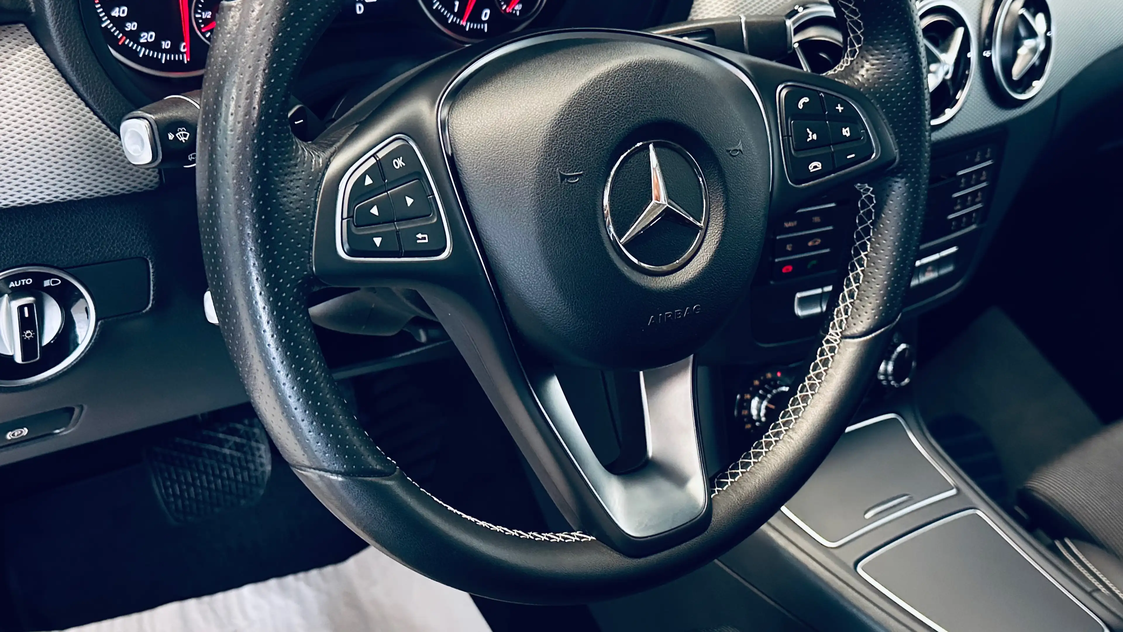 Mercedes-Benz B 180 1.6 BOITE AUTO CAMERA PDC CARPLAY CLIM CRUISE LIM — photo 11