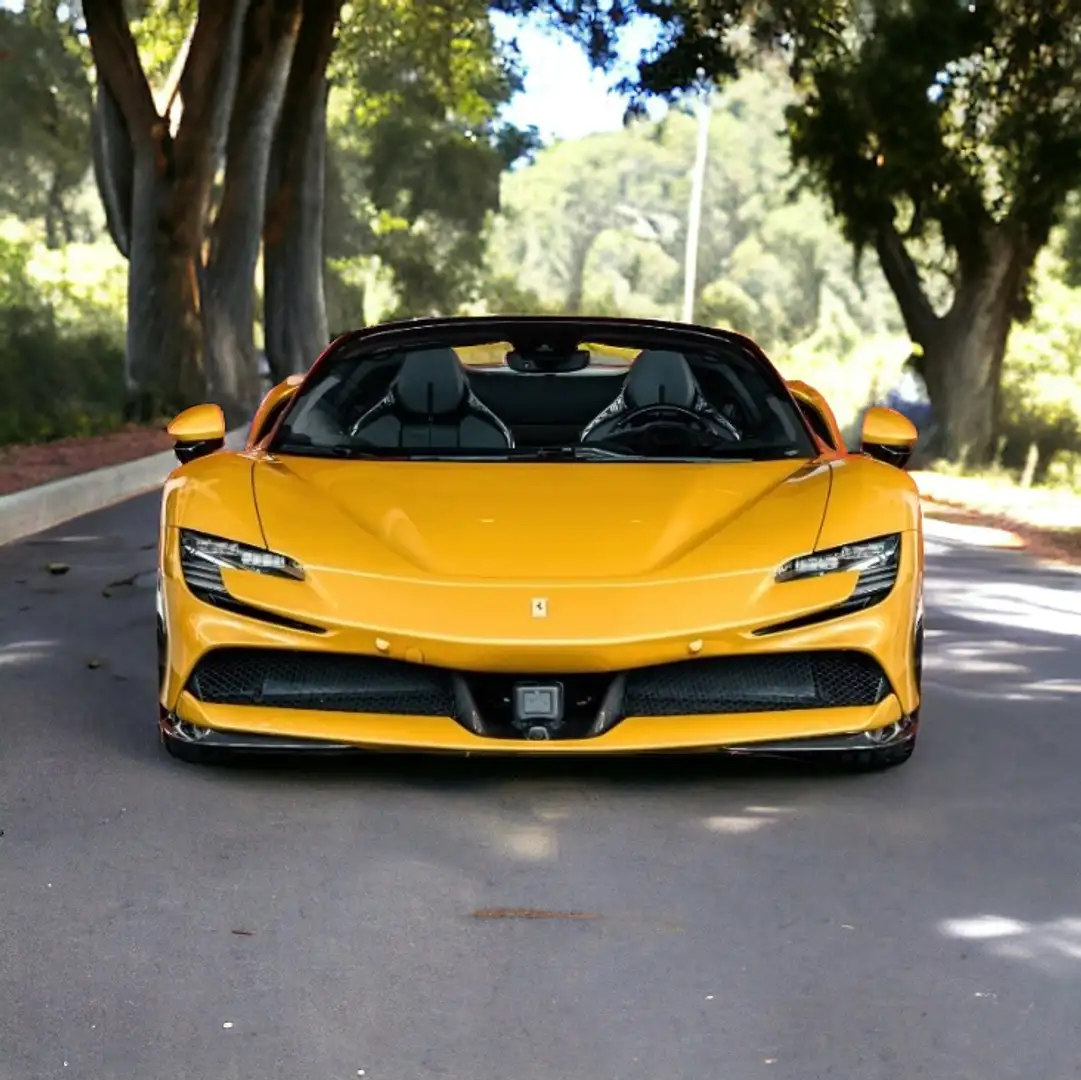 Ferrari SF90 Spider Amarillo - 1