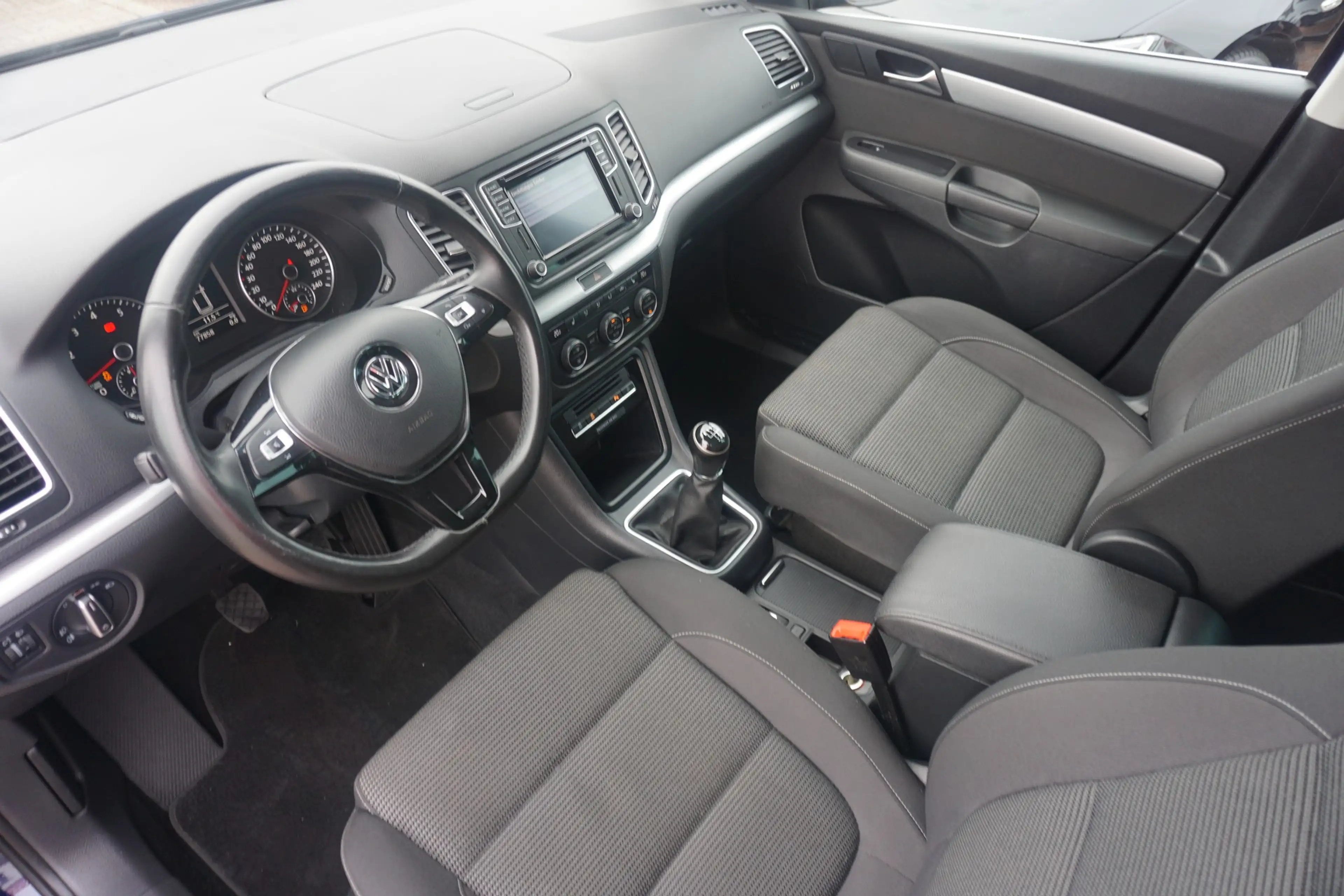Volkswagen Sharan 1.4 16V TSI Trendline Navi 7-Sitzer AHK — photo 10