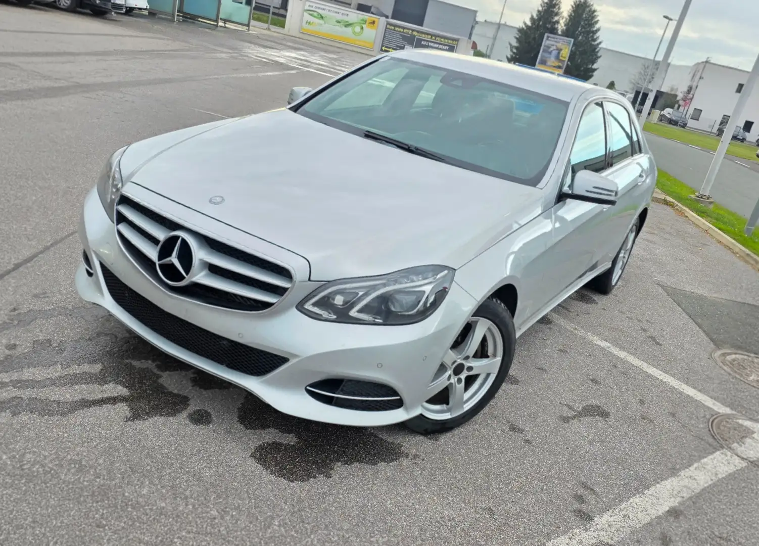 Mercedes-Benz E 220 E 220 Avantgarde CDI Aut. Avantgarde Silber - 1