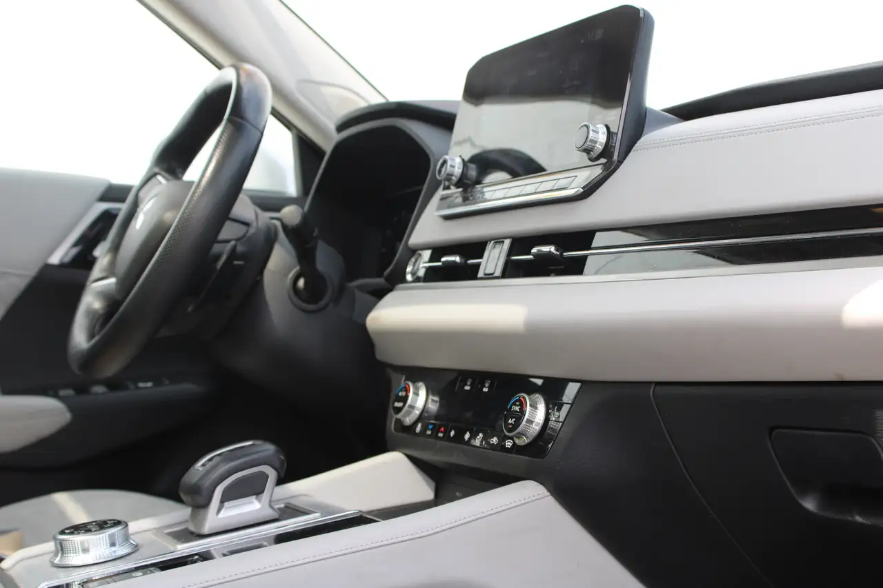 Mitsubishi Outlander снимка Mitsubishi Outlander