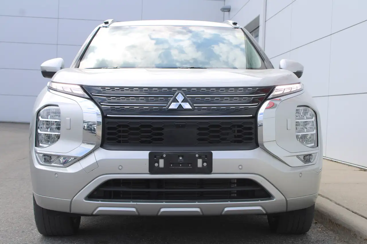 Mitsubishi Outlander снимка Mitsubishi Outlander