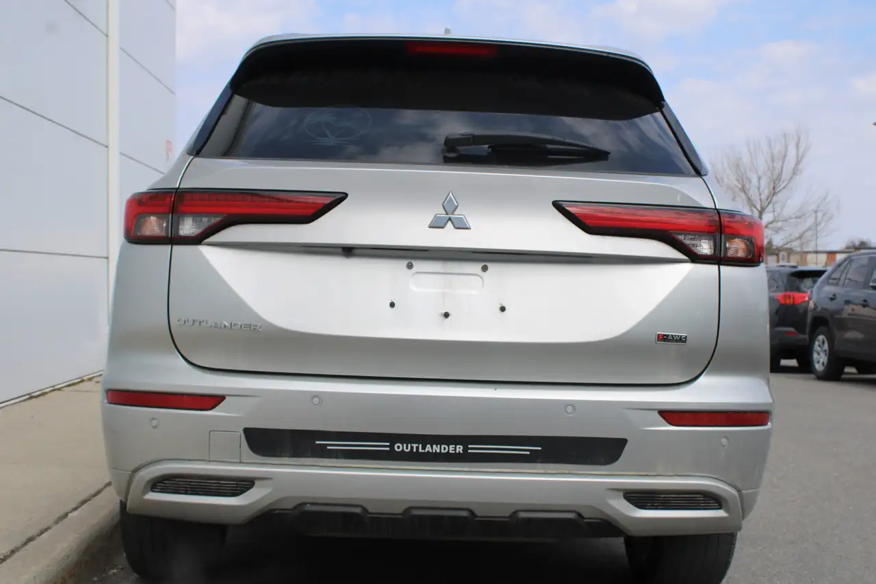 Mitsubishi Outlander снимка Mitsubishi Outlander