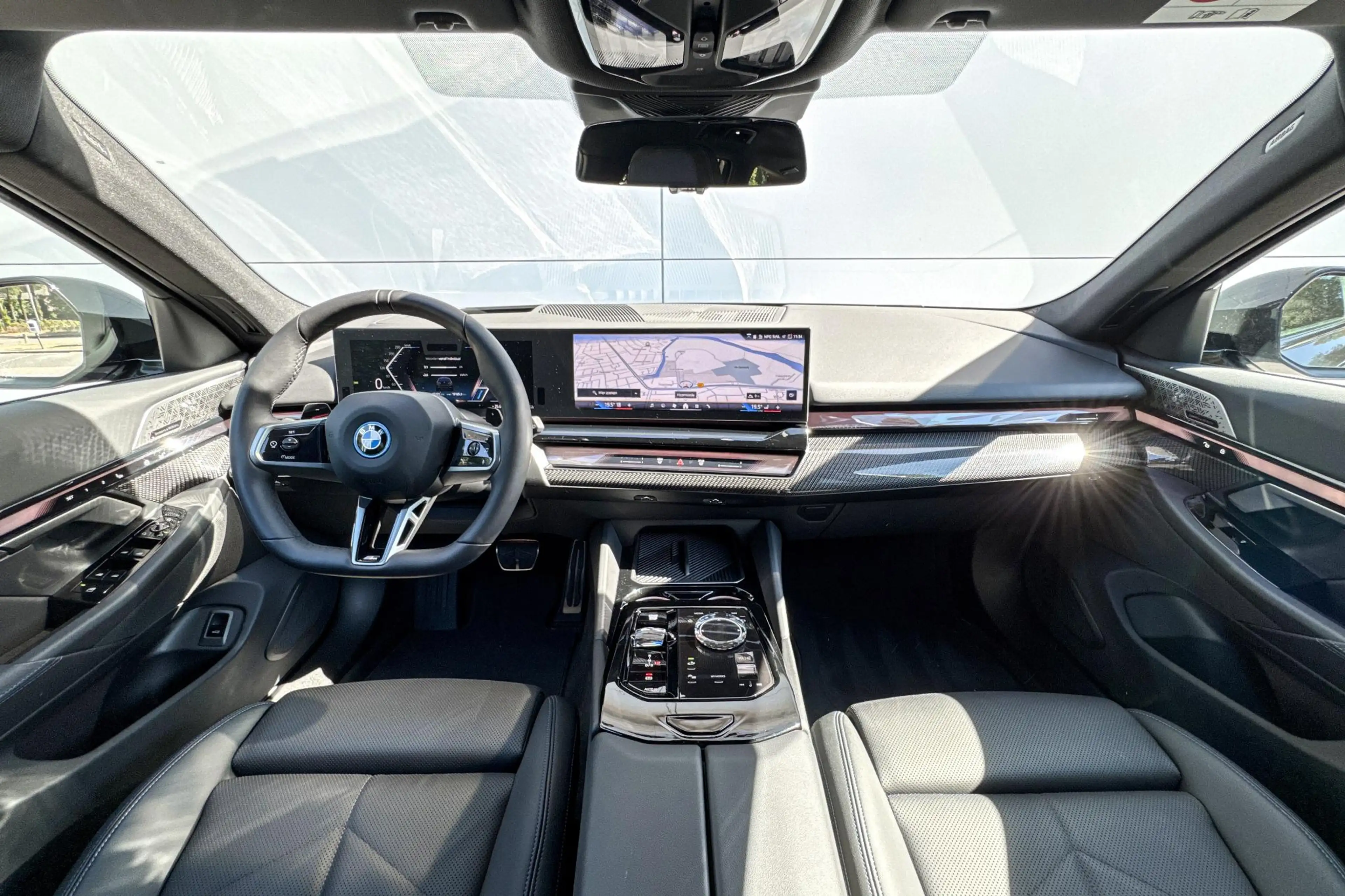 BMW 550 5 Serie Touring 550e xDrive M-Sport Pro | Bowers & — photo 12
