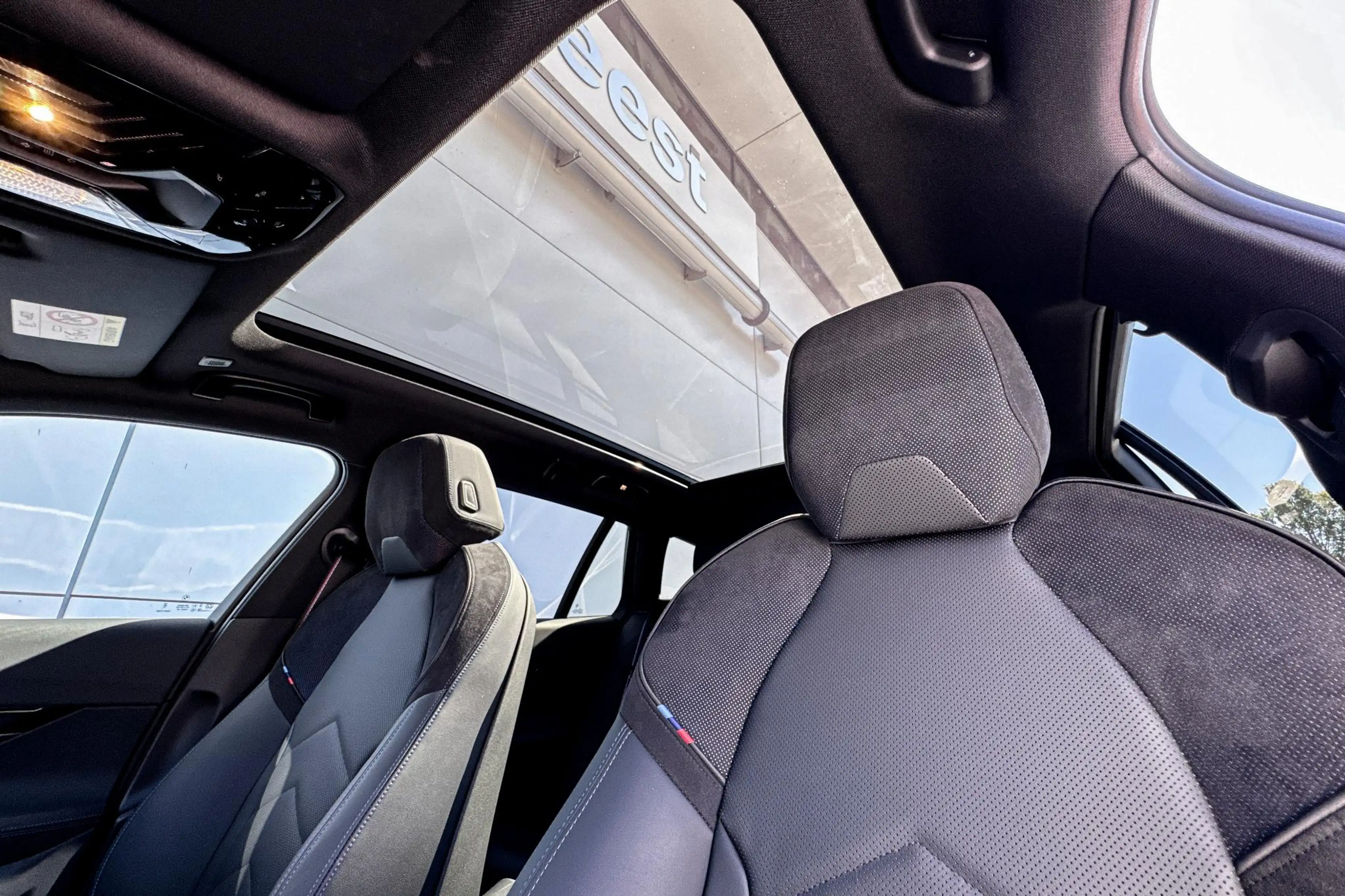 BMW 550 5 Serie Touring 550e xDrive M-Sport Pro | Bowers & — photo 11