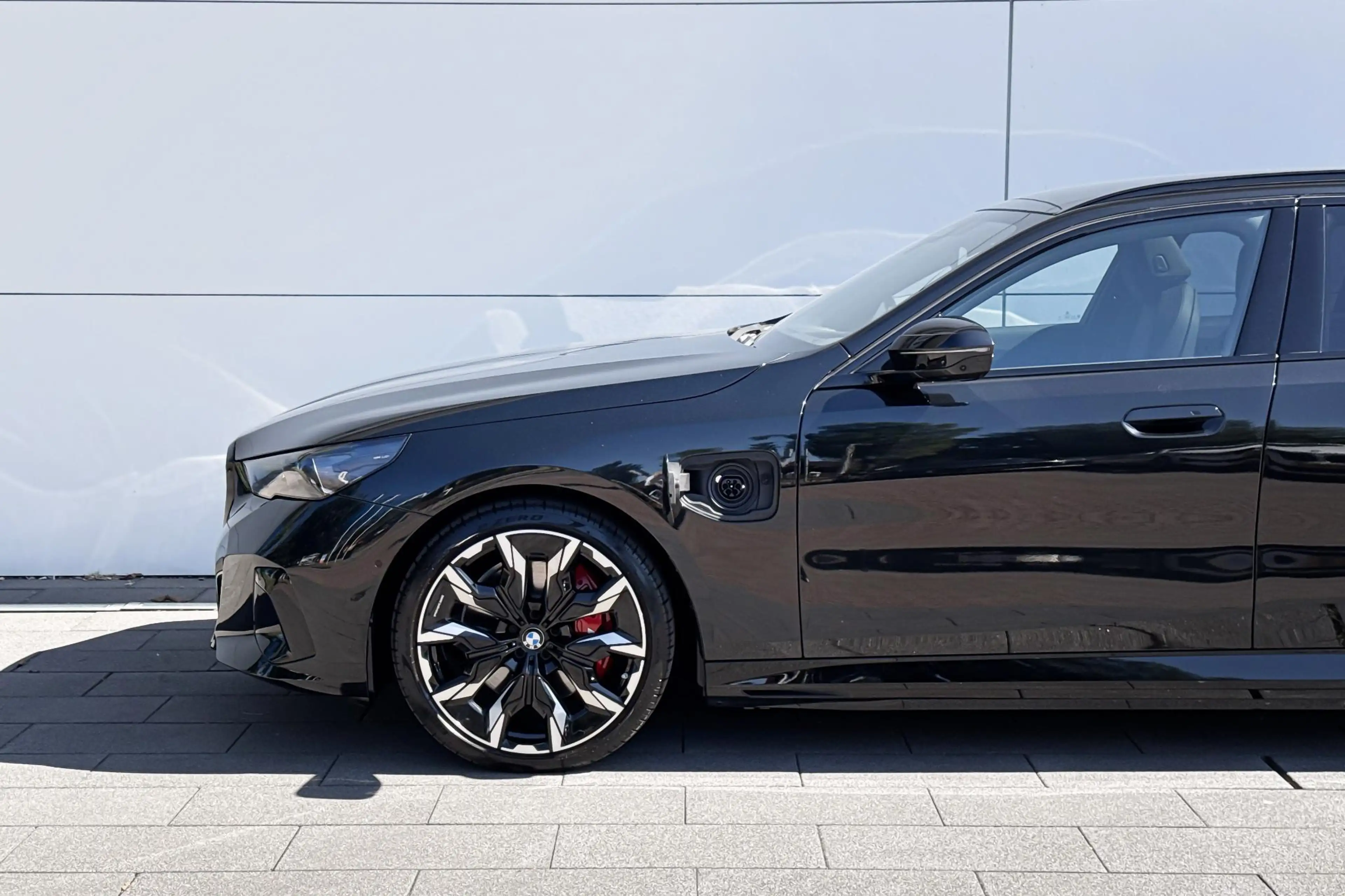 BMW 550 5 Serie Touring 550e xDrive M-Sport Pro | Bowers & — photo 4
