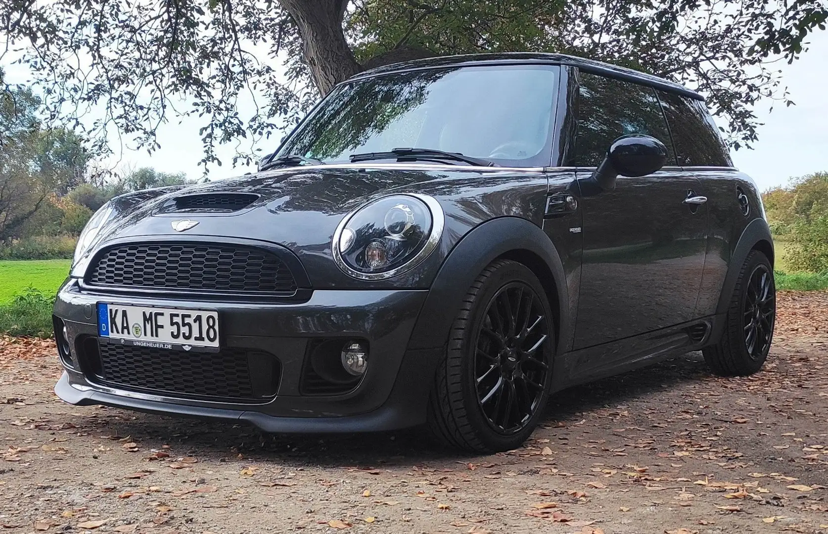 MINI Cooper S JCW Paket, Harman Kardon, Recaro Sitze, Spoiler Grau - 1