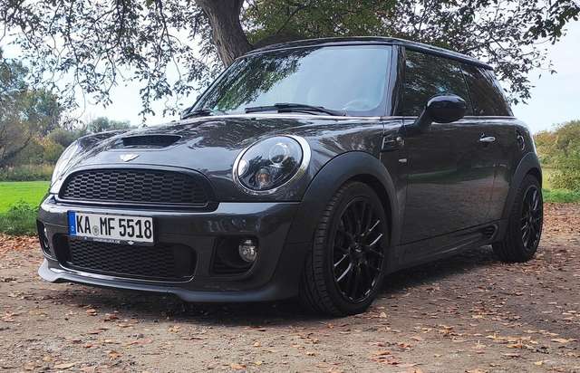 Imagine MINI Cooper S JCW Paket, Harman Kardon, Recaro Sitze, Spoiler