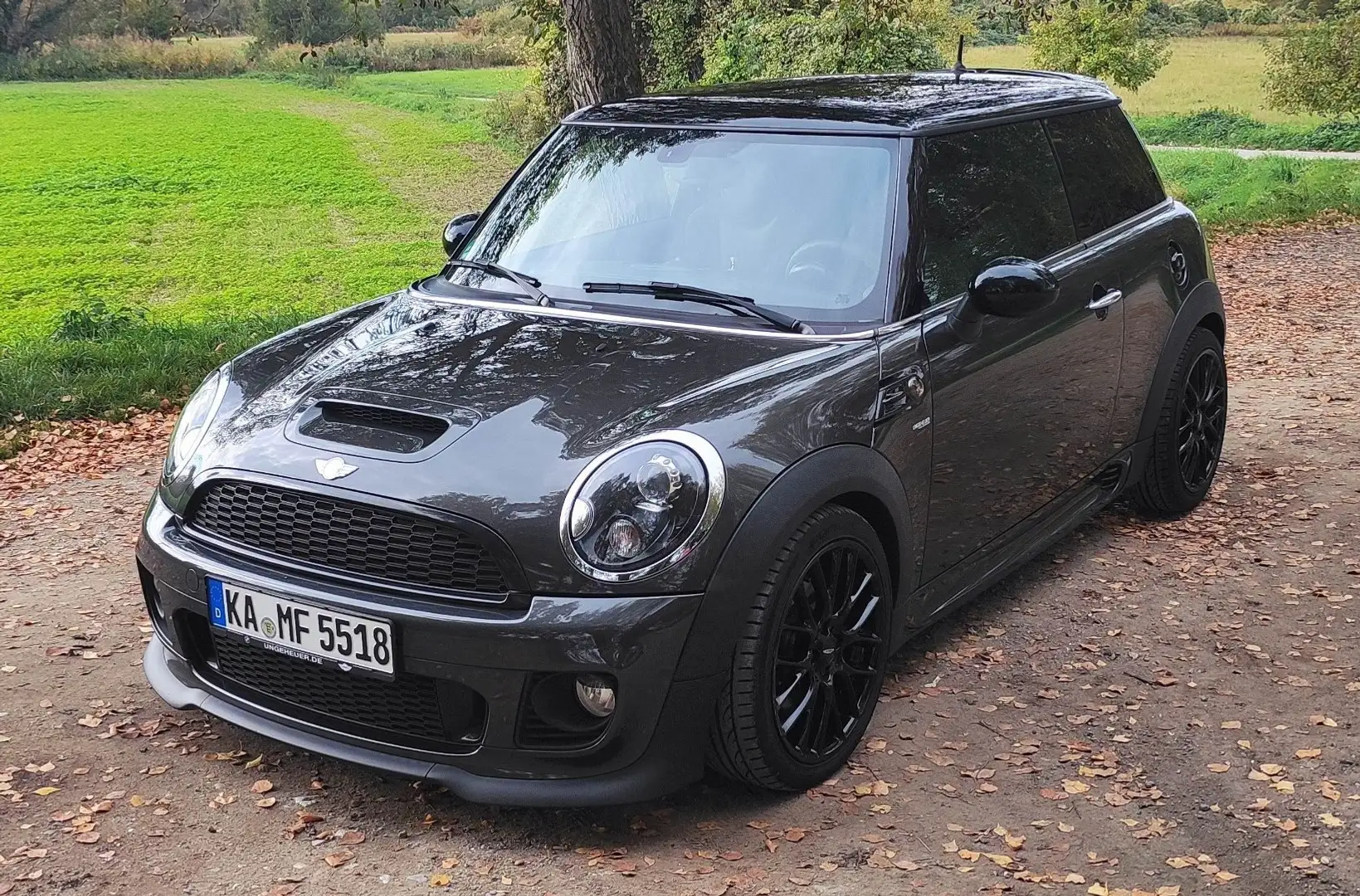 MINI Cooper S JCW Paket, Harman Kardon, Recaro Sitze, Spoiler Grau - 2