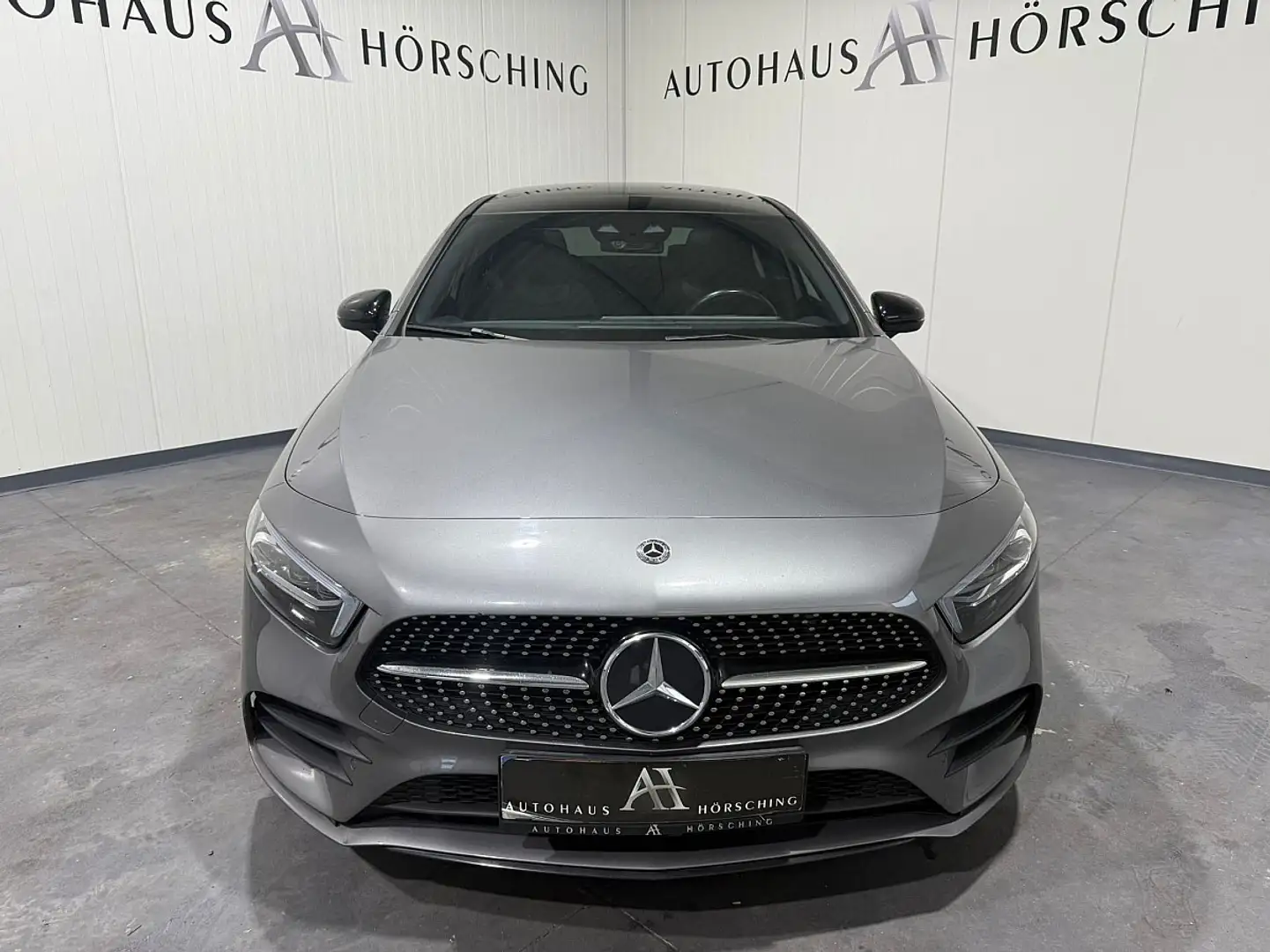 Mercedes-Benz A 180 d Limousine Aut. Grau - 2