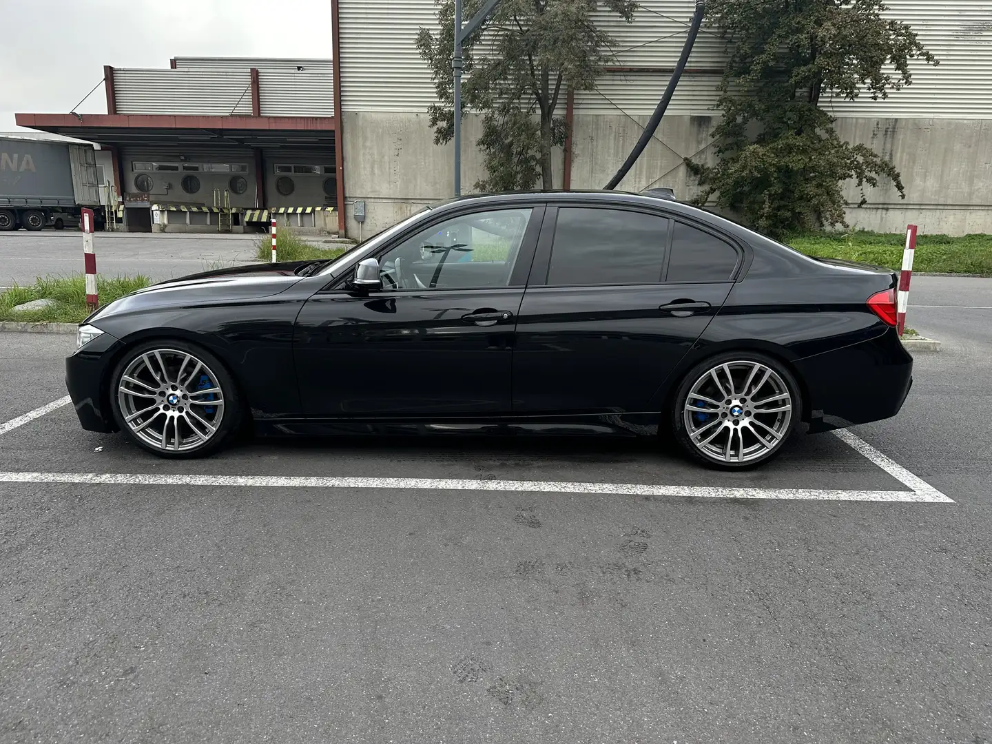 BMW 320 320d xDrive M-Paket Aut. - 2
