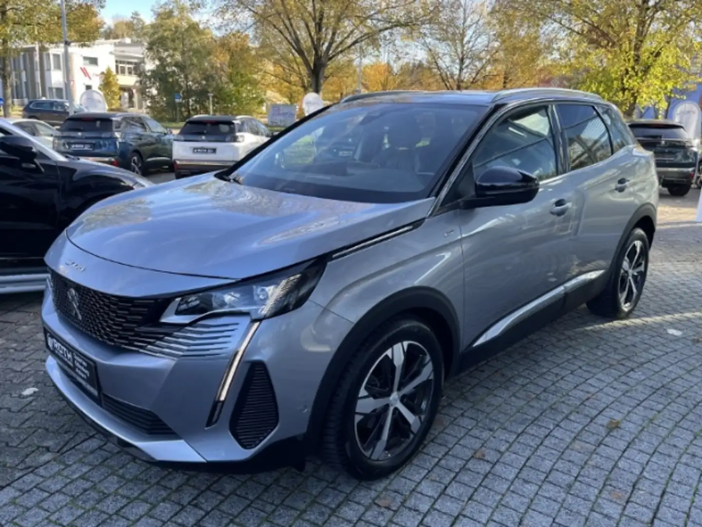 Peugeot 3008 PureTech 180 EAT8 GT Panodach Navi Focal Soundsys Silber - 1