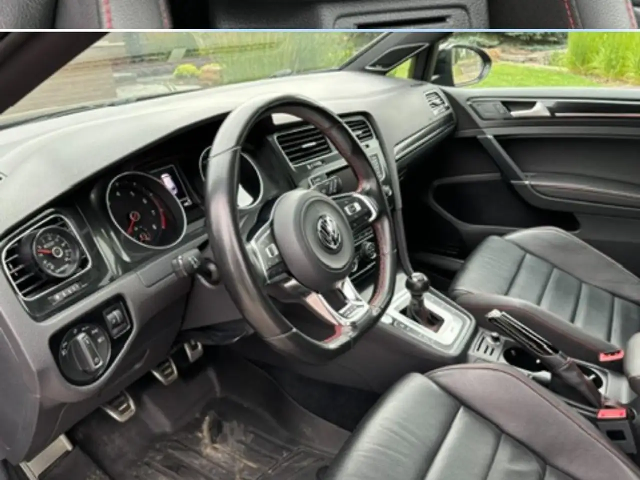Volkswagen Golf GTI снимка Volkswagen Golf GTI