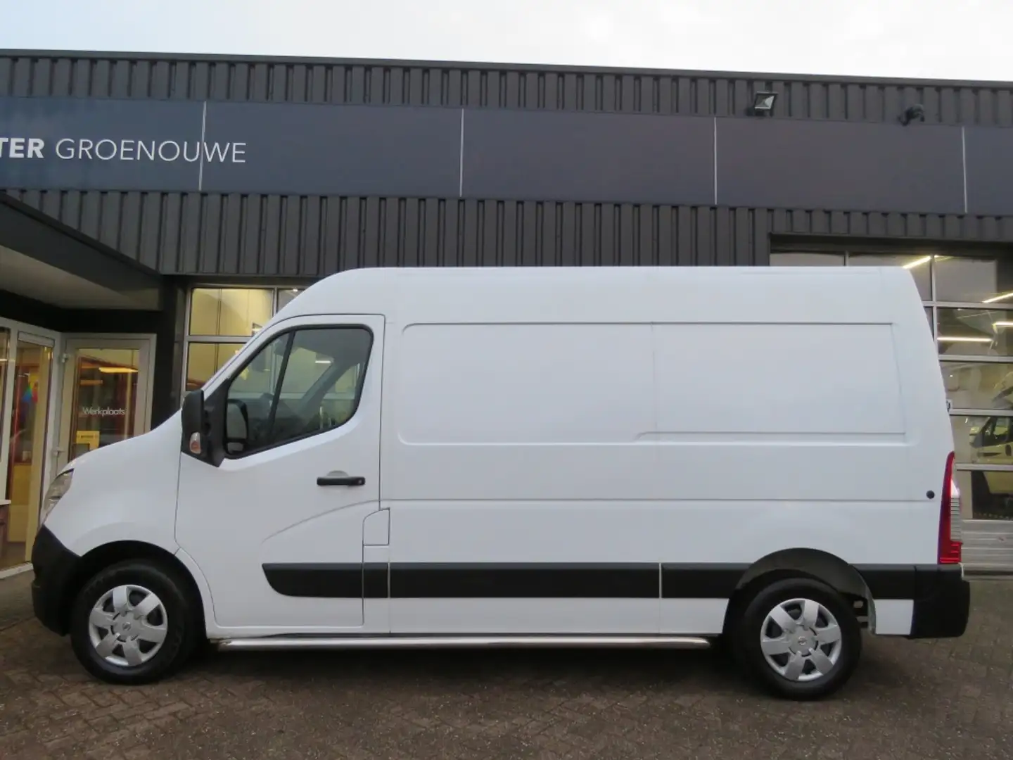 Nissan NV400 2.3 dCi L2H2 Business / Camera / Navi / Trekhaak Wit - 2
