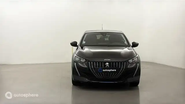 Peugeot 208 view 2