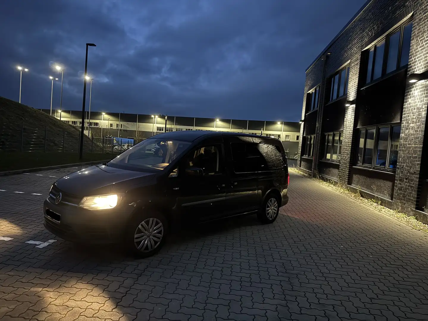 Volkswagen Caddy 1.4 TSI (7-Si.) Maxi Comfortline - 2