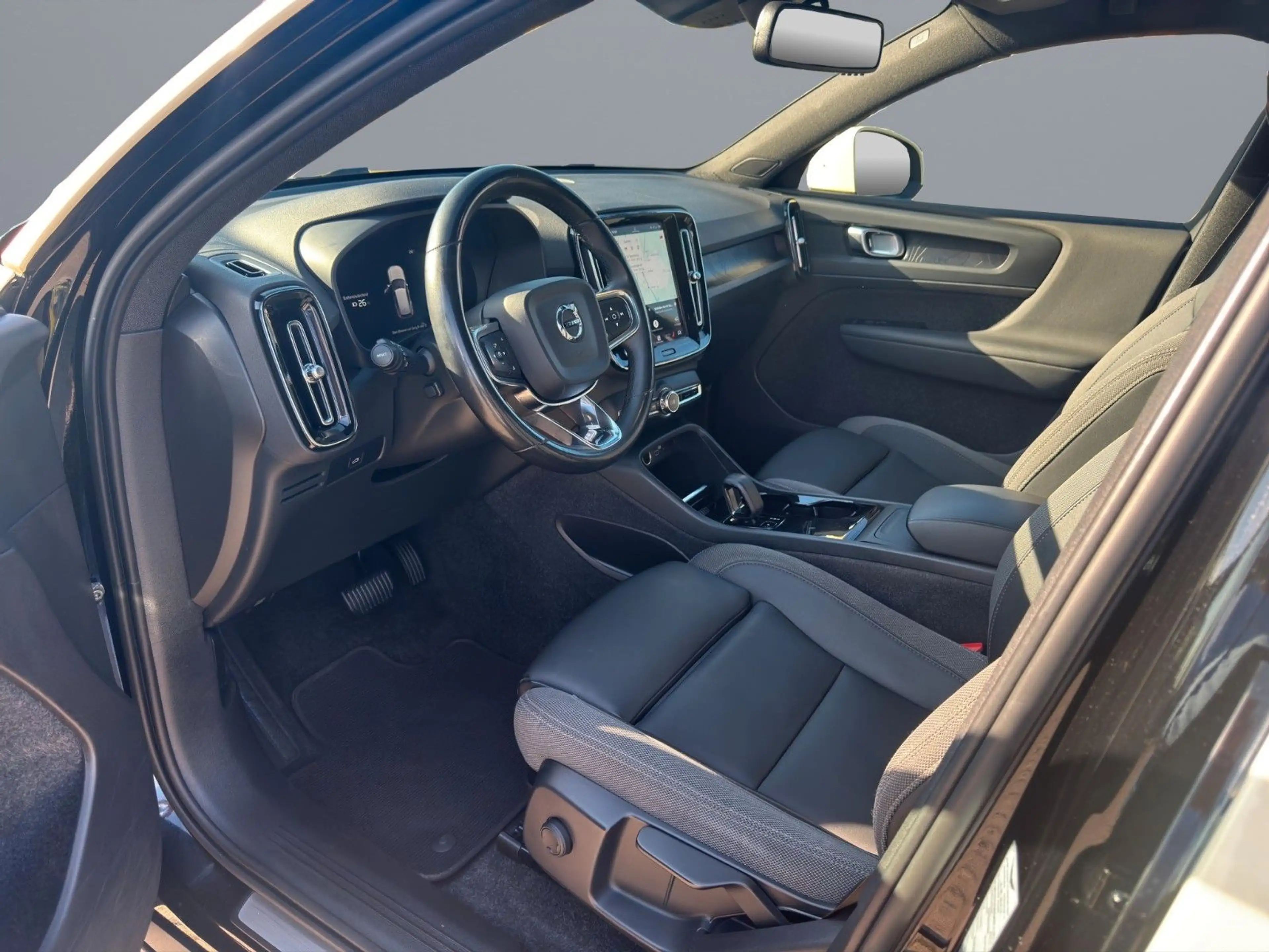 Volvo XC40 Plus Recharge Pure Electric 2WD TAXI — photo 9