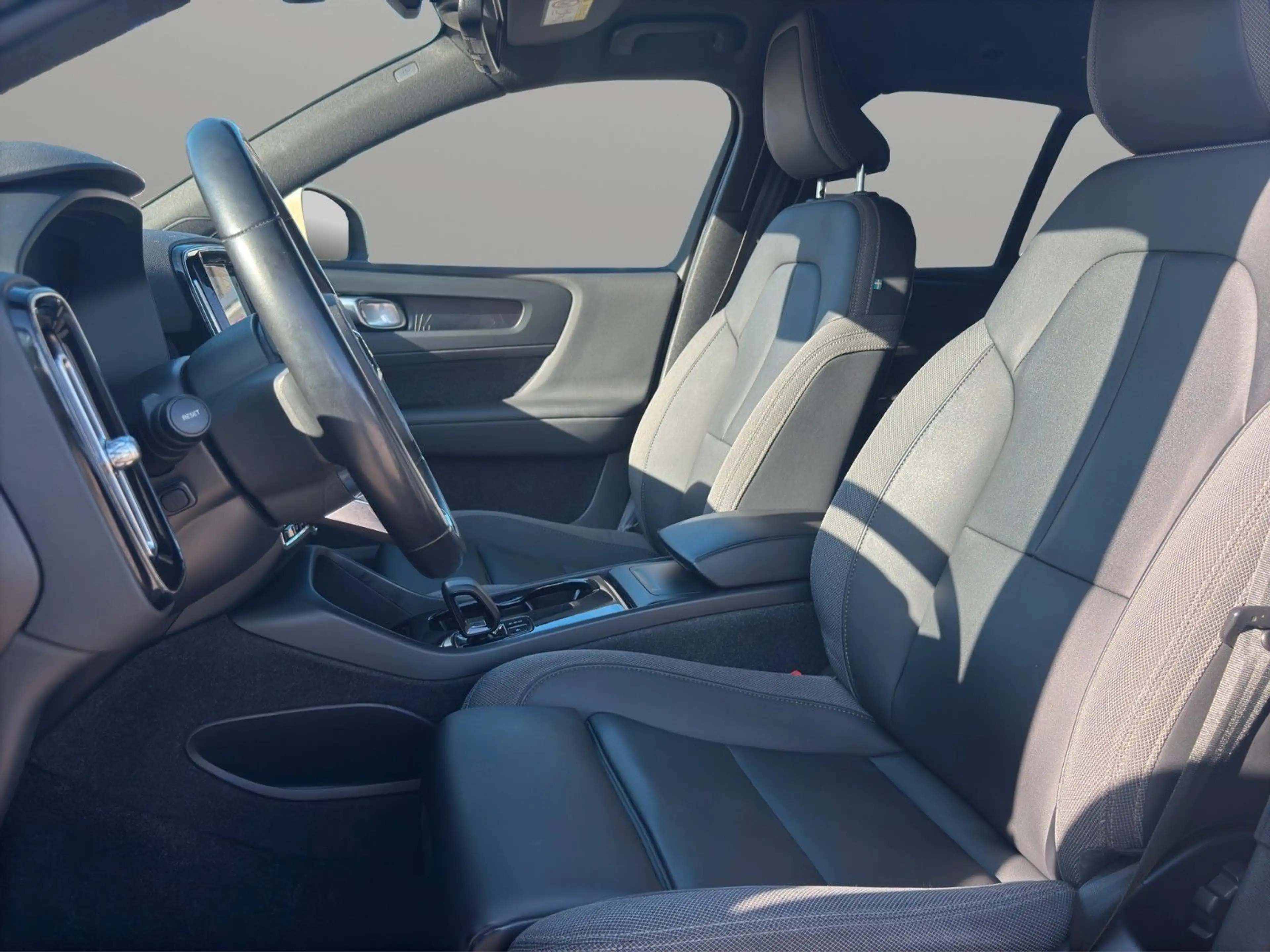 Volvo XC40 Plus Recharge Pure Electric 2WD TAXI — photo 10
