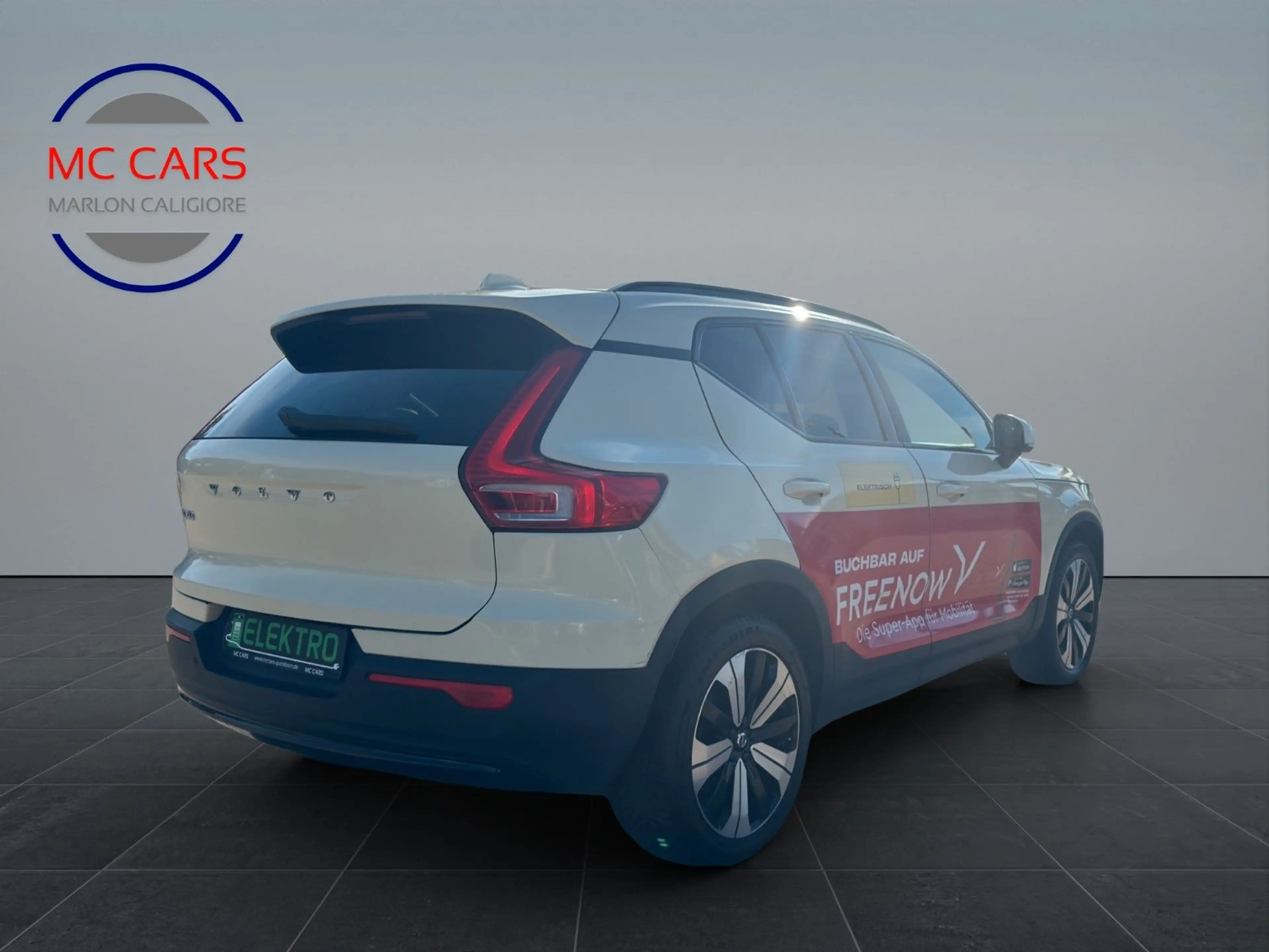 Volvo XC40 Plus Recharge Pure Electric 2WD TAXI — photo 4