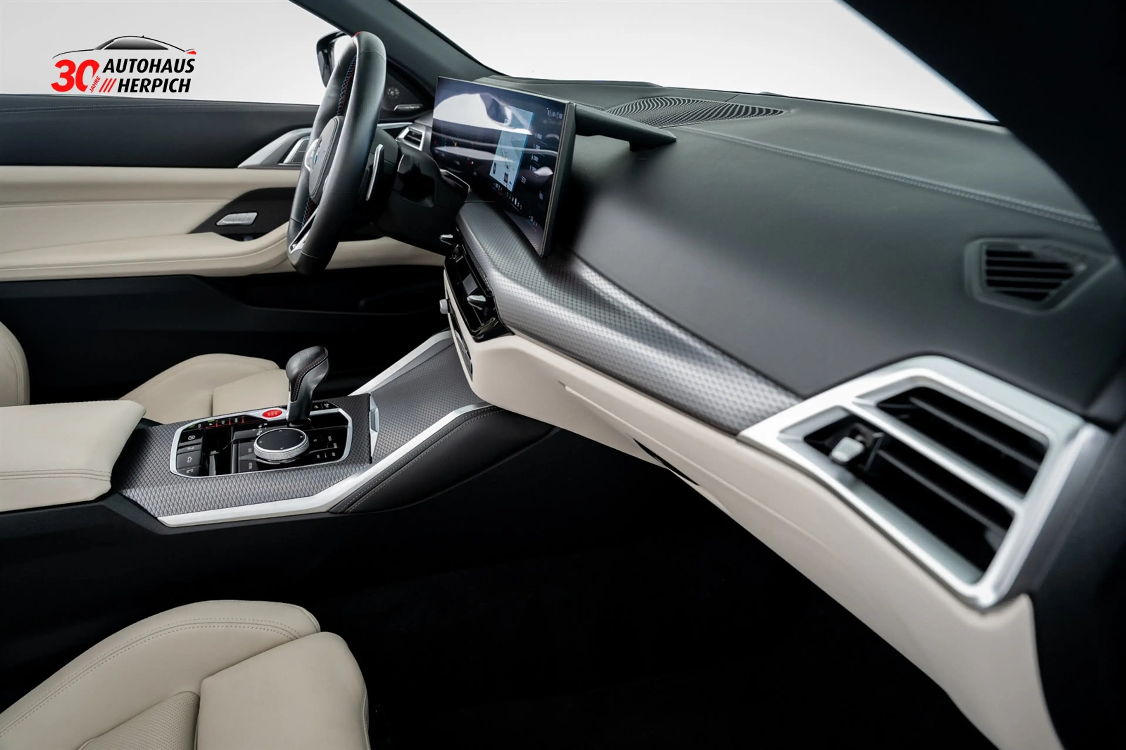 BMW M4 xDrive Competition Cabrio Schwarz Weiß Curved — photo 14