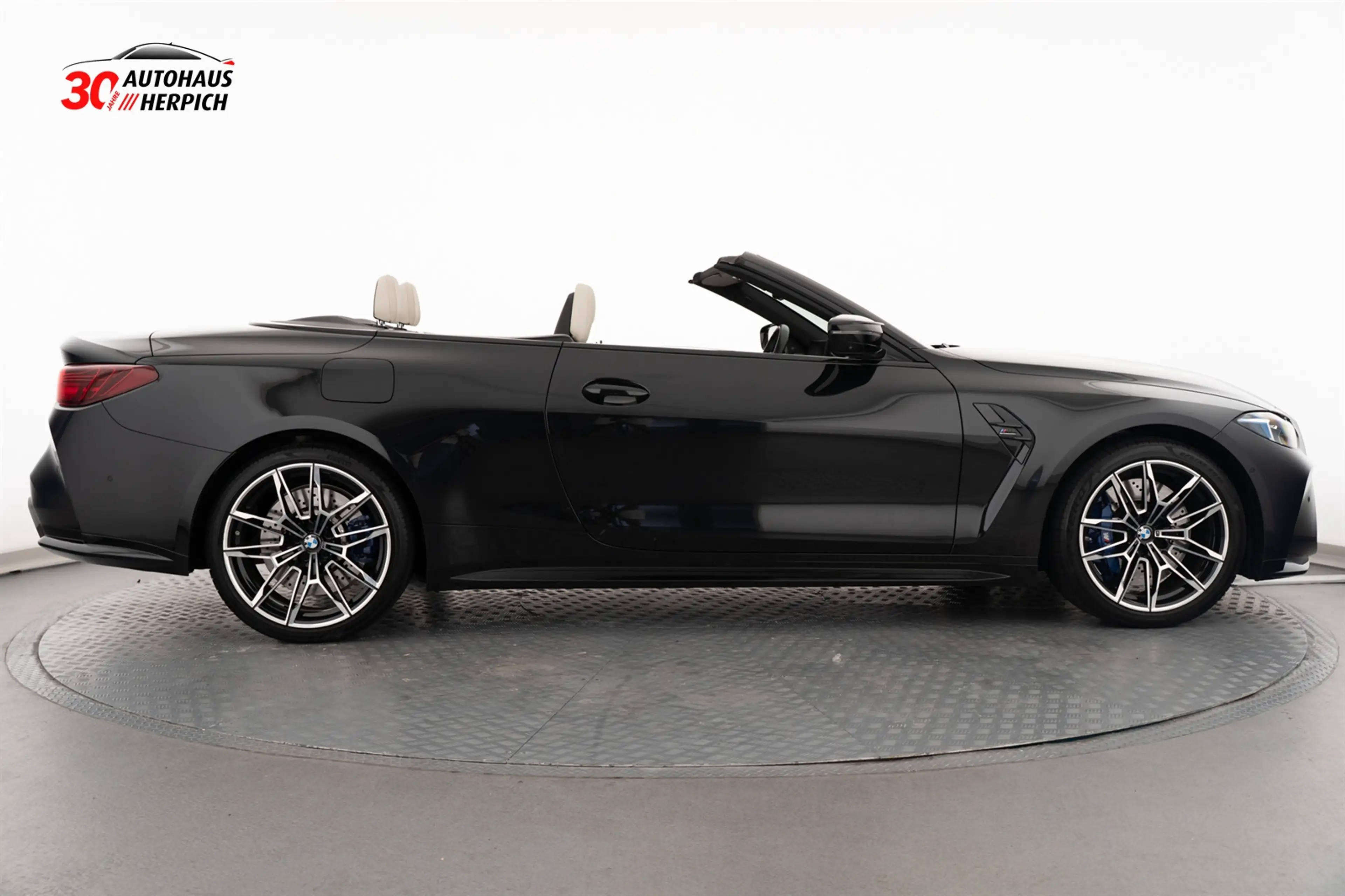 BMW M4 xDrive Competition Cabrio Schwarz Weiß Curved — photo 6