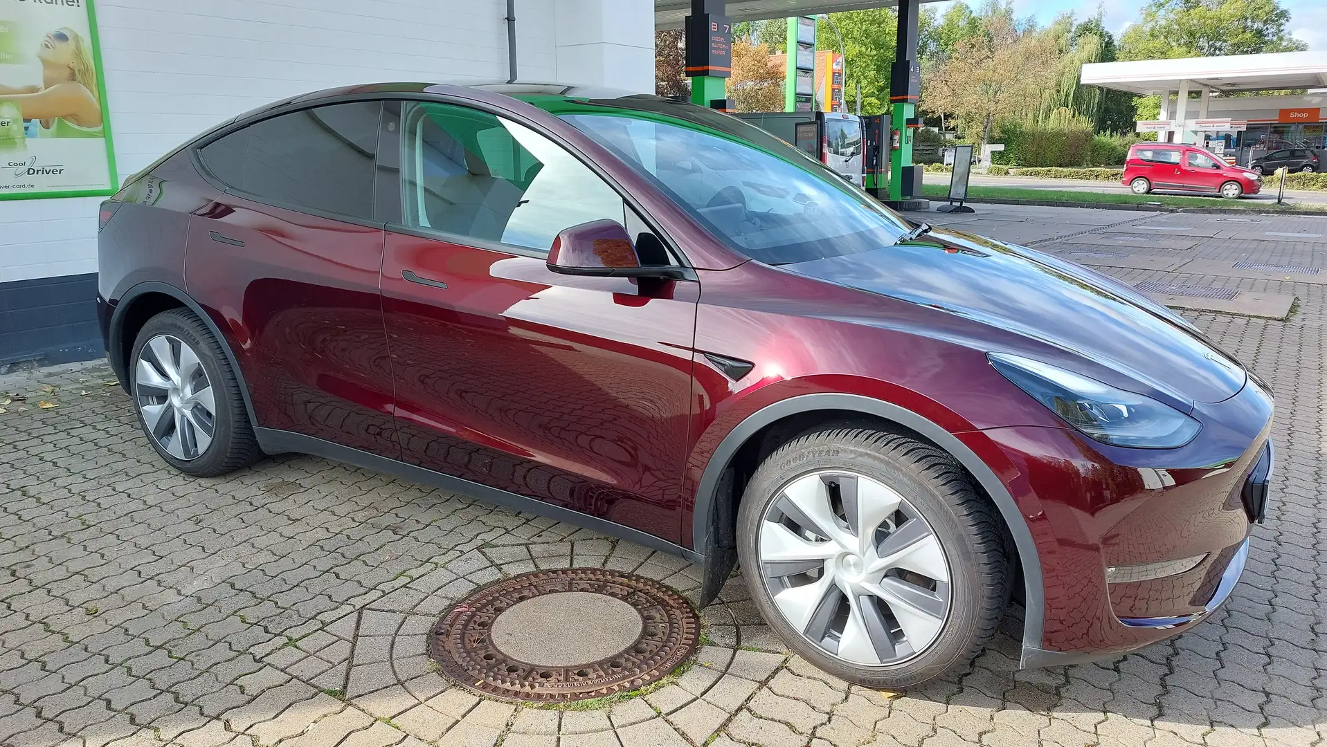 Tesla Model Y Model Y Long Range Dual Motor AWD Червоний - 2