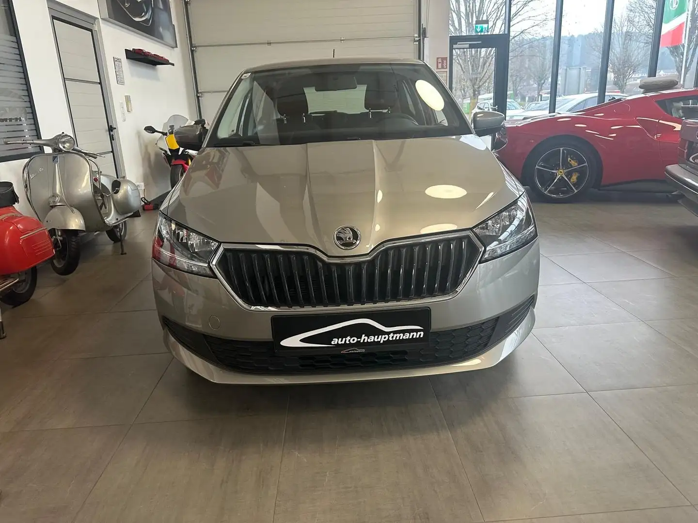 Skoda Fabia 1,0 20 Grau - 2