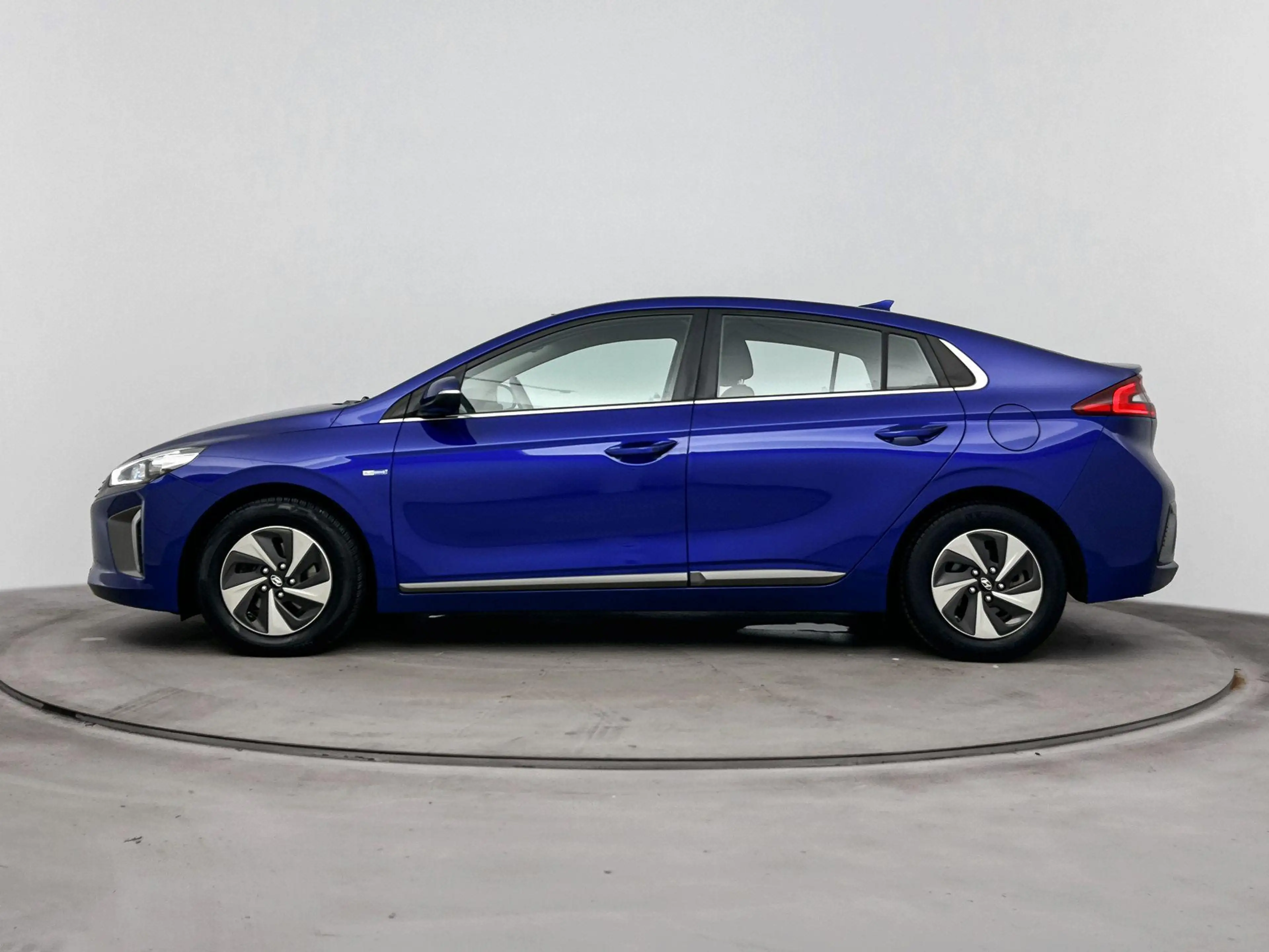 Hyundai IONIQ 1.6 GDi Comfort | Navigatie | Camera | Adaptive cr — photo 3