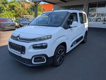 1.5 BlueHDi 130, Feel M (1)