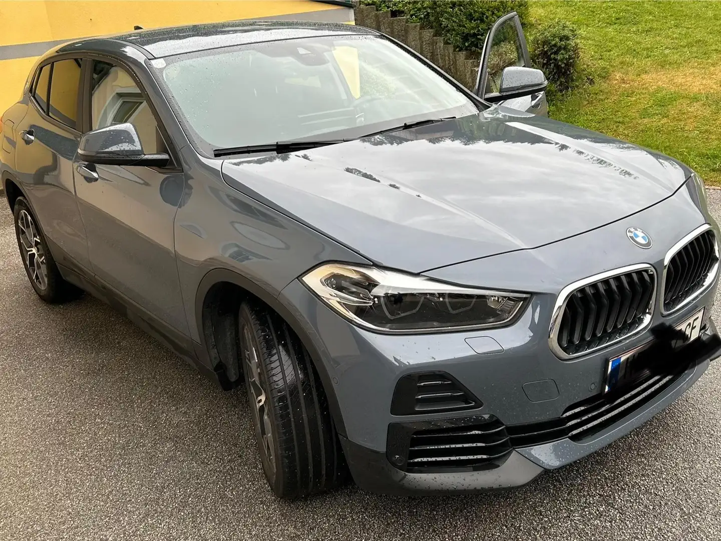 BMW X2 X2 sDrive 18d Aut. Grau - 1