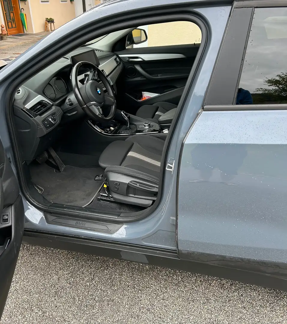 BMW X2 X2 sDrive 18d Aut. Grau - 2