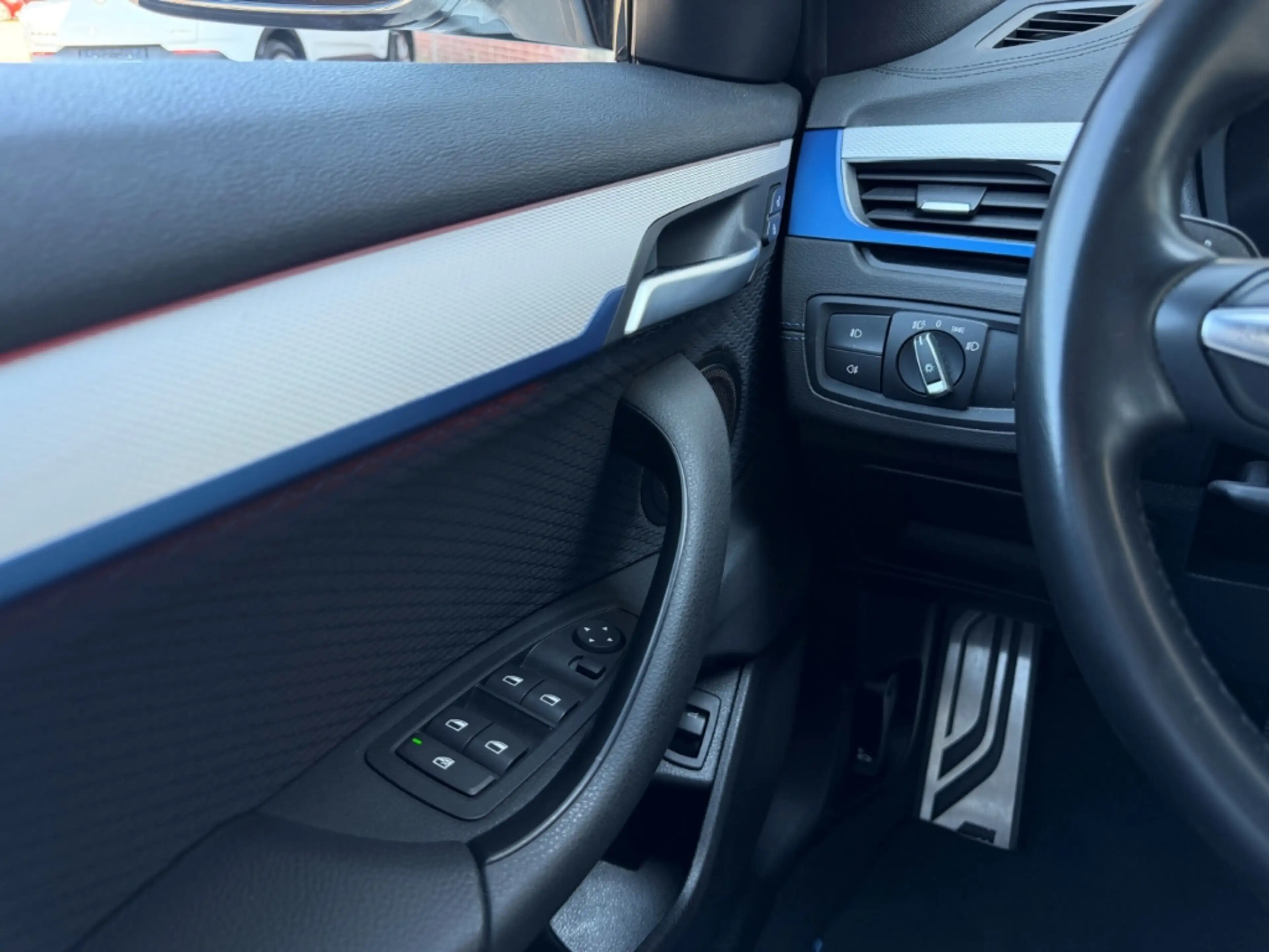 BMW X2 sDRIVE 18i M-SPORT NAVI PDC SHZ SHADOW LINE — photo 7