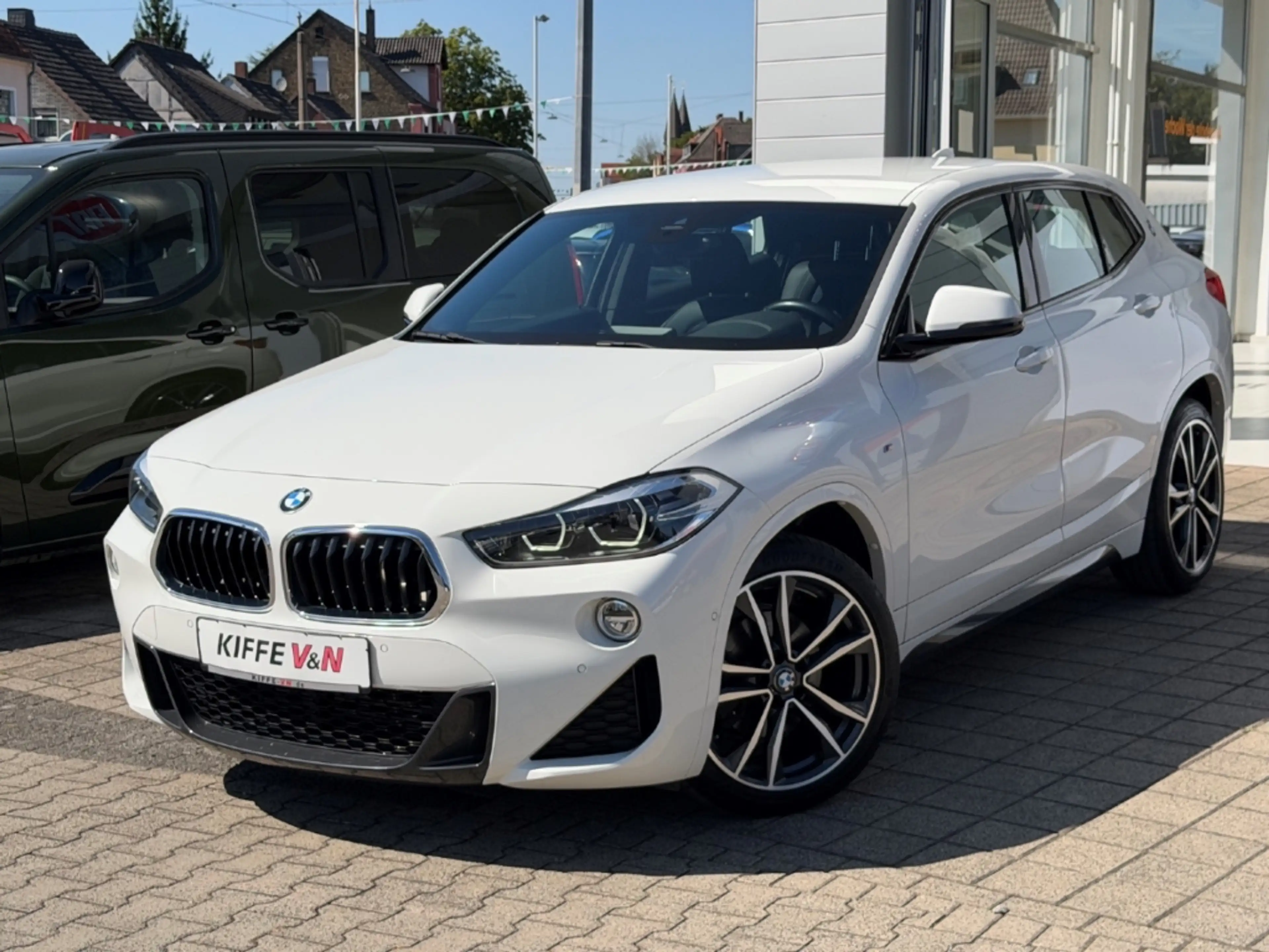 BMW X2 sDRIVE 18i M-SPORT NAVI PDC SHZ SHADOW LINE — photo 3