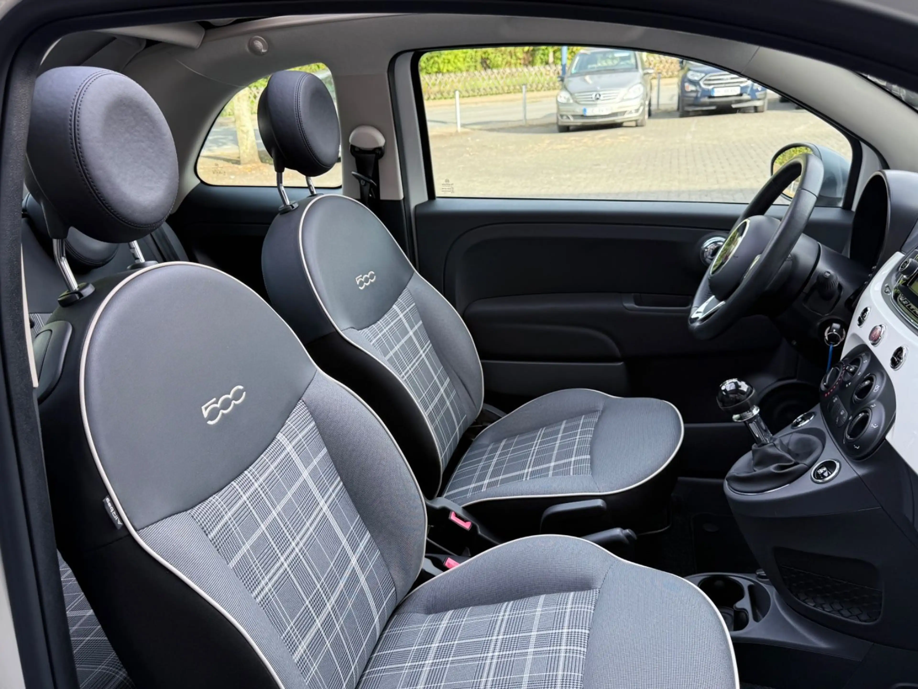 Fiat 500C Lounge — photo 14