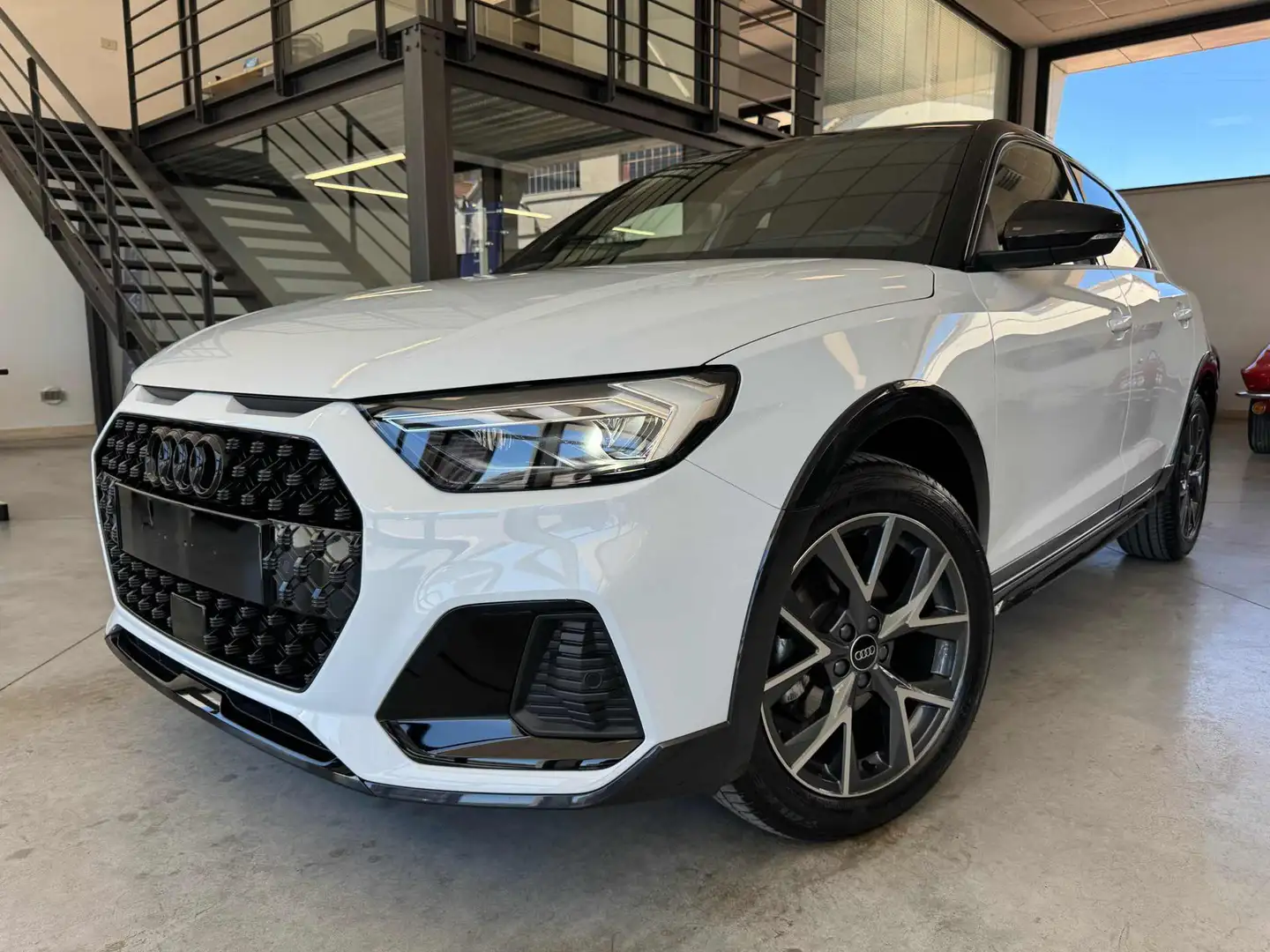 Audi A1 allstreet 30 TFSI S tronic S line Interiors Bianco - 1