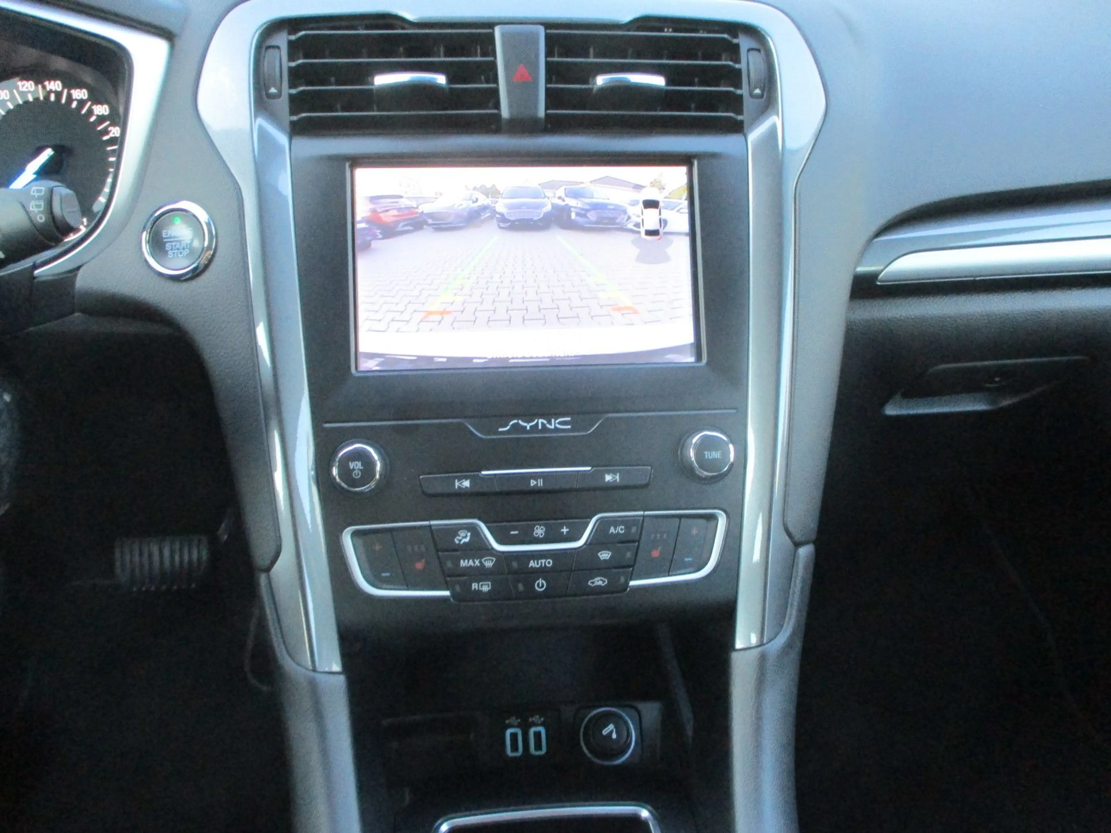Ford Mondeo 2,0 NAVI KAMERA SPURH PDC LED SITZH TEMPO — photo 2