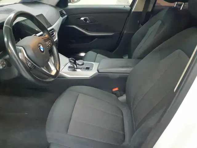BMW 3 Series view 7