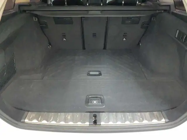 BMW 3 Series view 15